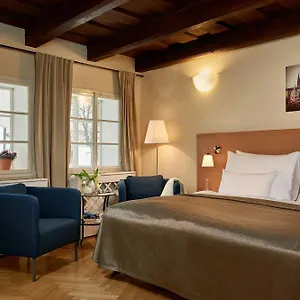 Mostecka 12 Otel